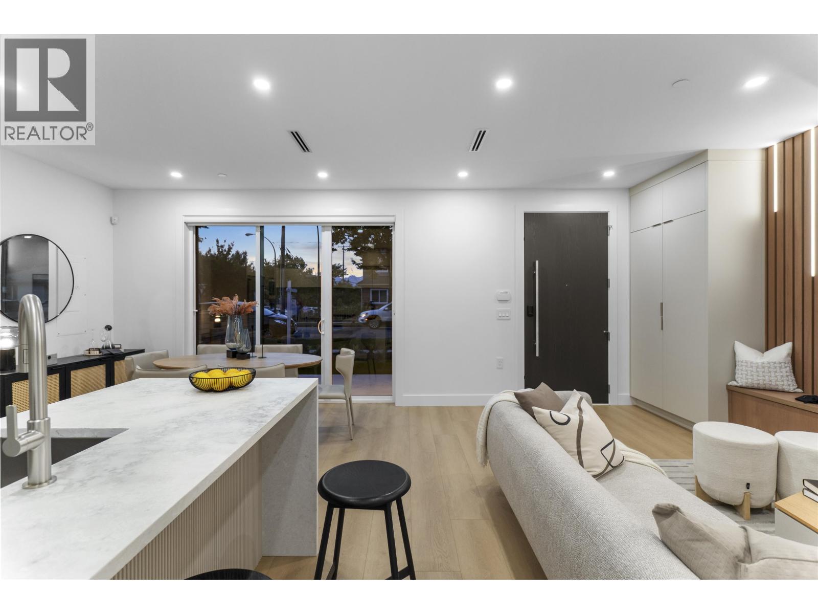 1 2386 E 45th Avenue, Vancouver, British Columbia  V5R 1K3 - Photo 3 - R3090573