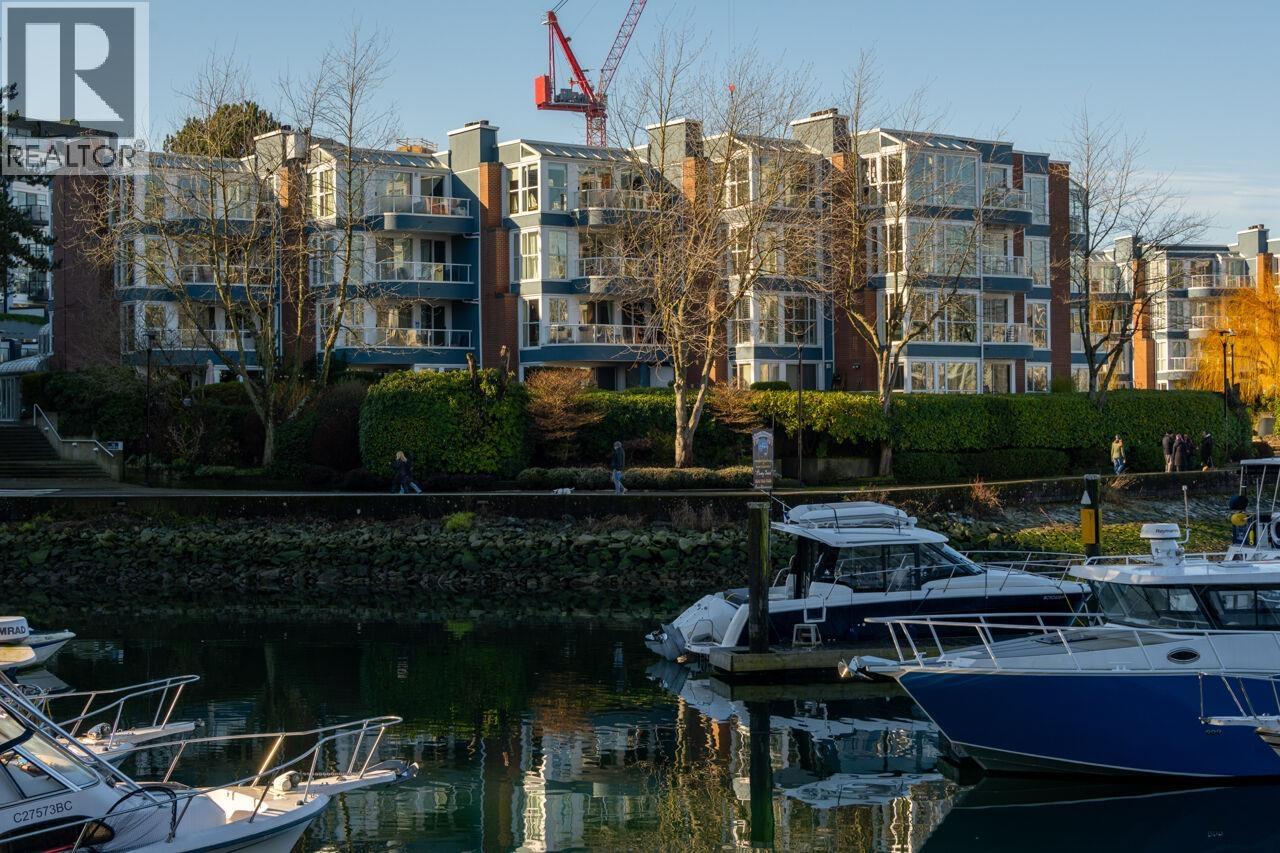 302 1502 Island Park Walk, Vancouver, British Columbia  V6H 3Z8 - Photo 3 - R3090574