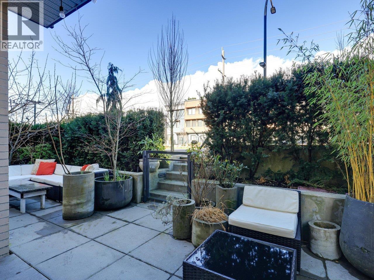 106 625 E 3rd Street, North Vancouver, British Columbia  V7L 1G6 - Photo 1 - R3090582