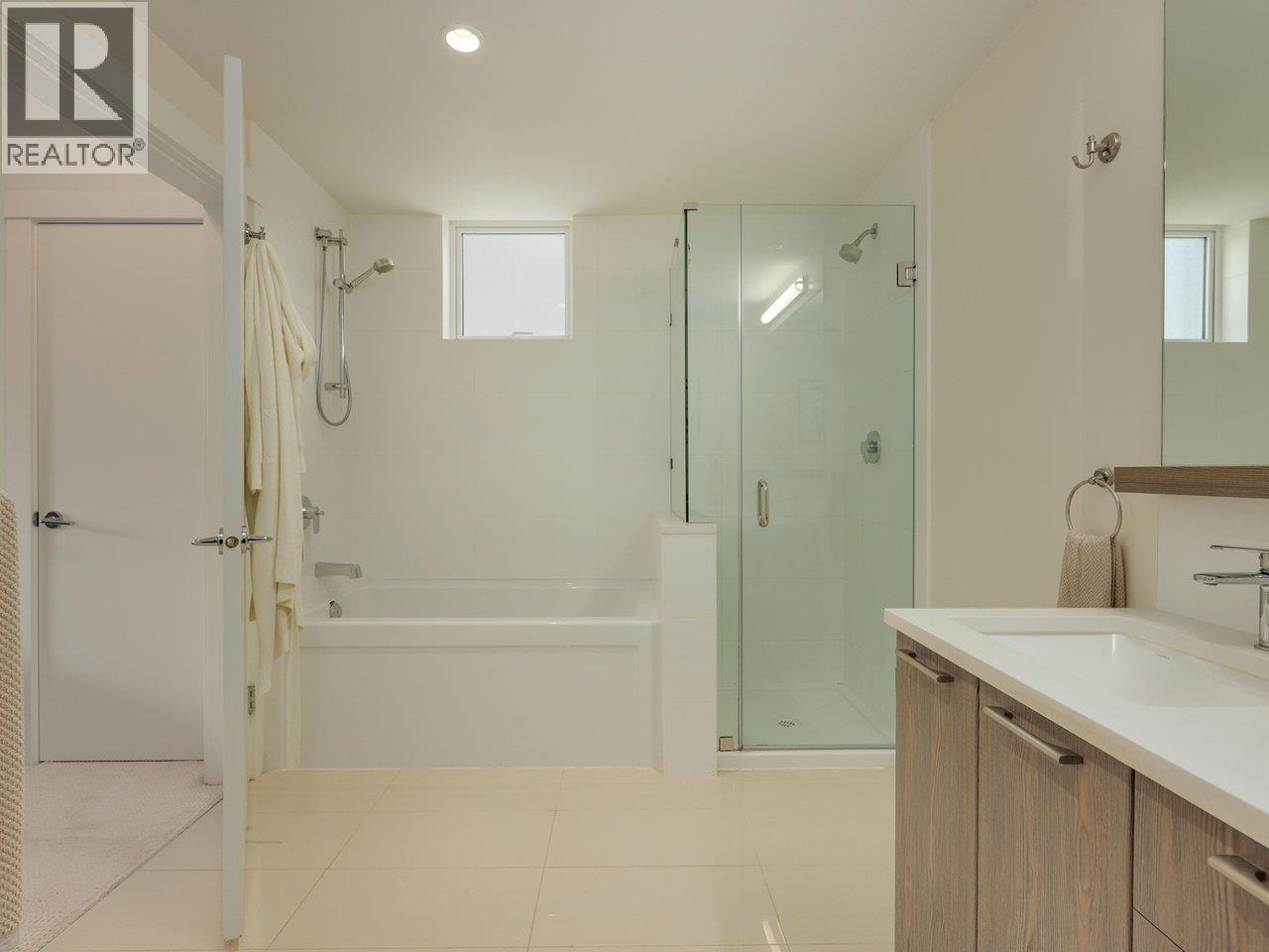 106 625 E 3rd Street, North Vancouver, British Columbia  V7L 1G6 - Photo 15 - R3090582