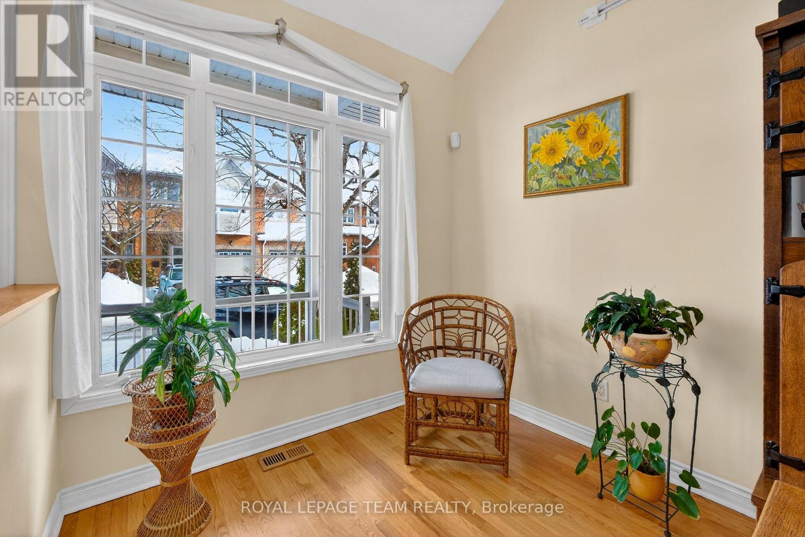 52 Great Oak Private, Ottawa, Ontario  K1G 6P8 - Photo 10 - X12792956