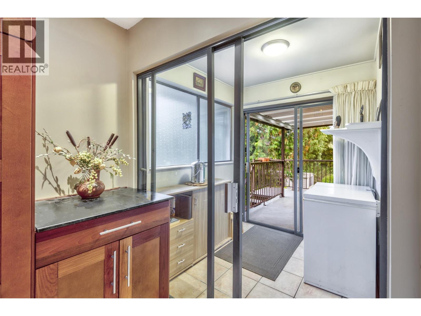 1317 Western Place, Port Coquitlam, British Columbia  V3C 4J8 - Photo 13 - R3090568