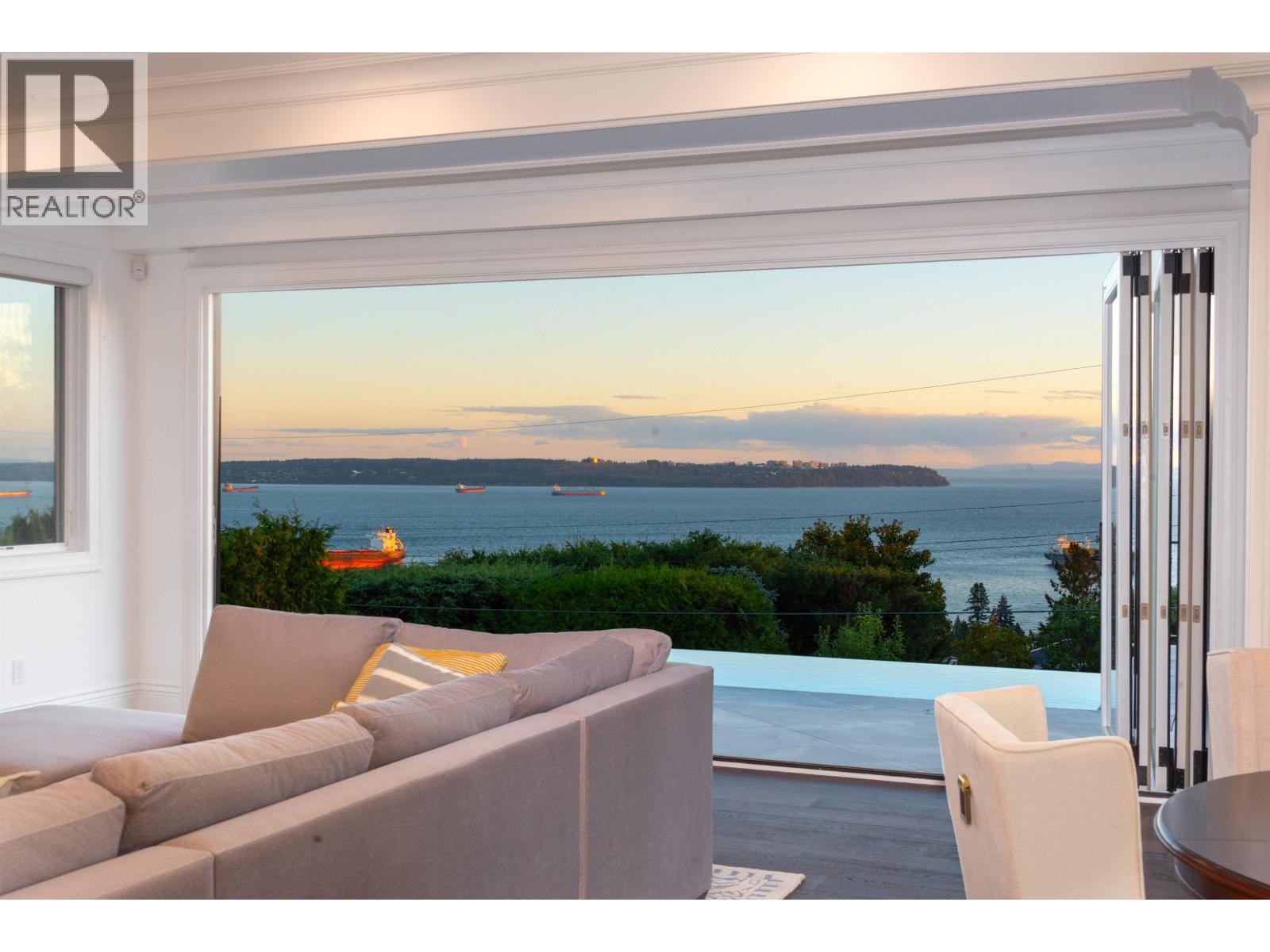 4135 Burkehill Place, West Vancouver, British Columbia  V7V 3M8 - Photo 11 - R3090571