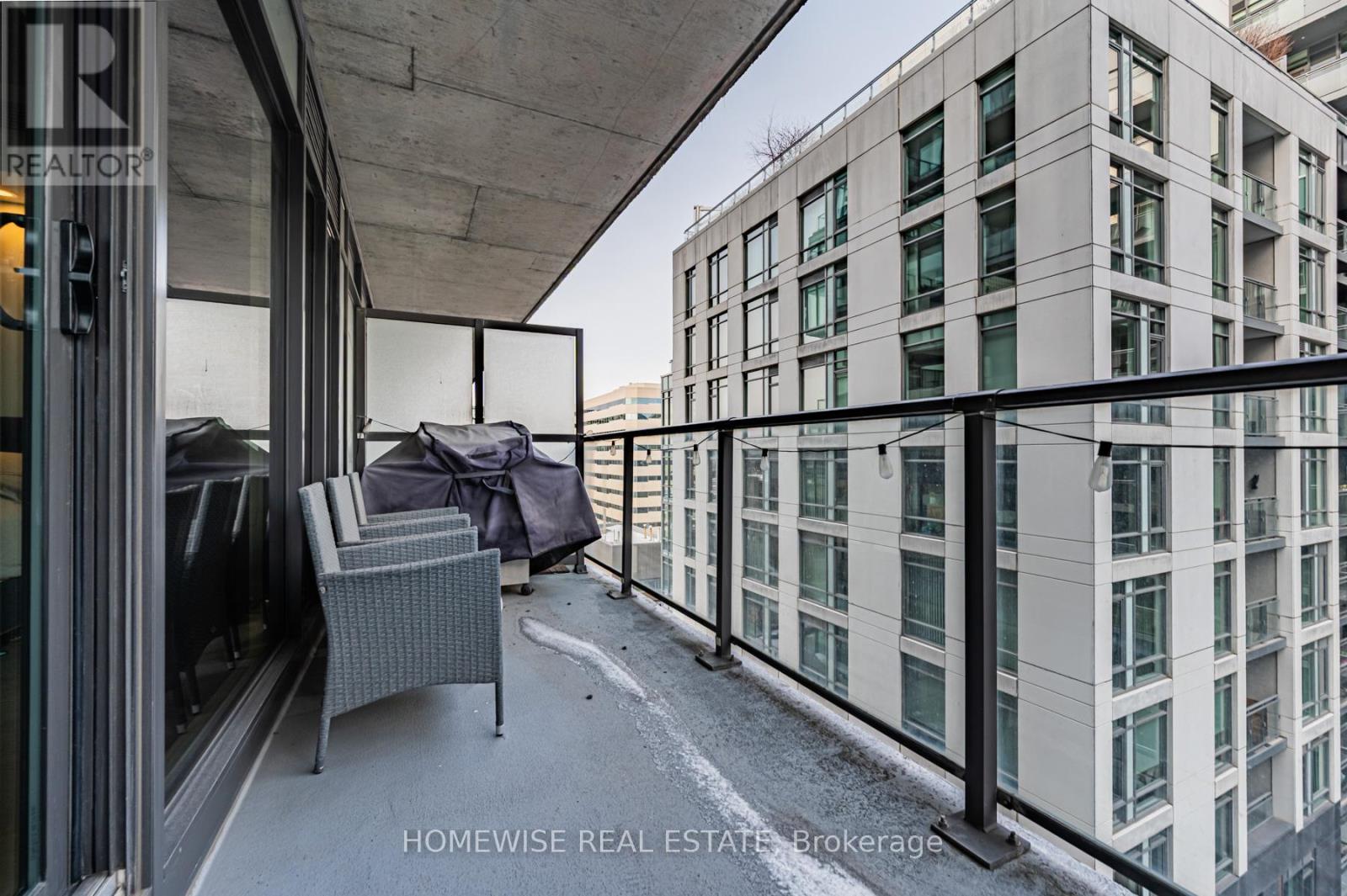 1009 - 111 Bathurst Street, Toronto, Ontario  M5V 2R1 - Photo 16 - C12795230