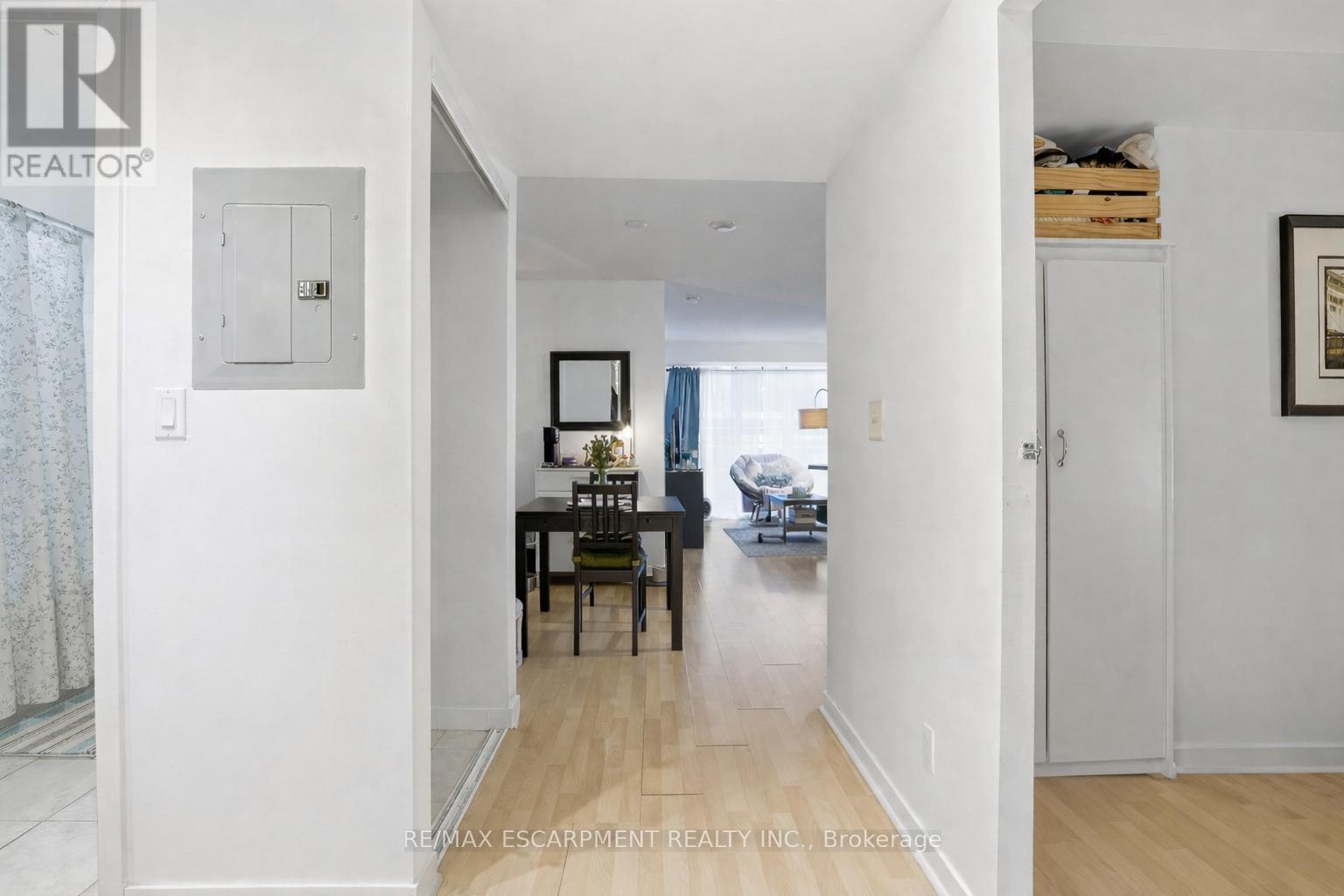 208 - 76 Shuter Street, Toronto, Ontario M5B 1B4 - Photo 4 - C12795304