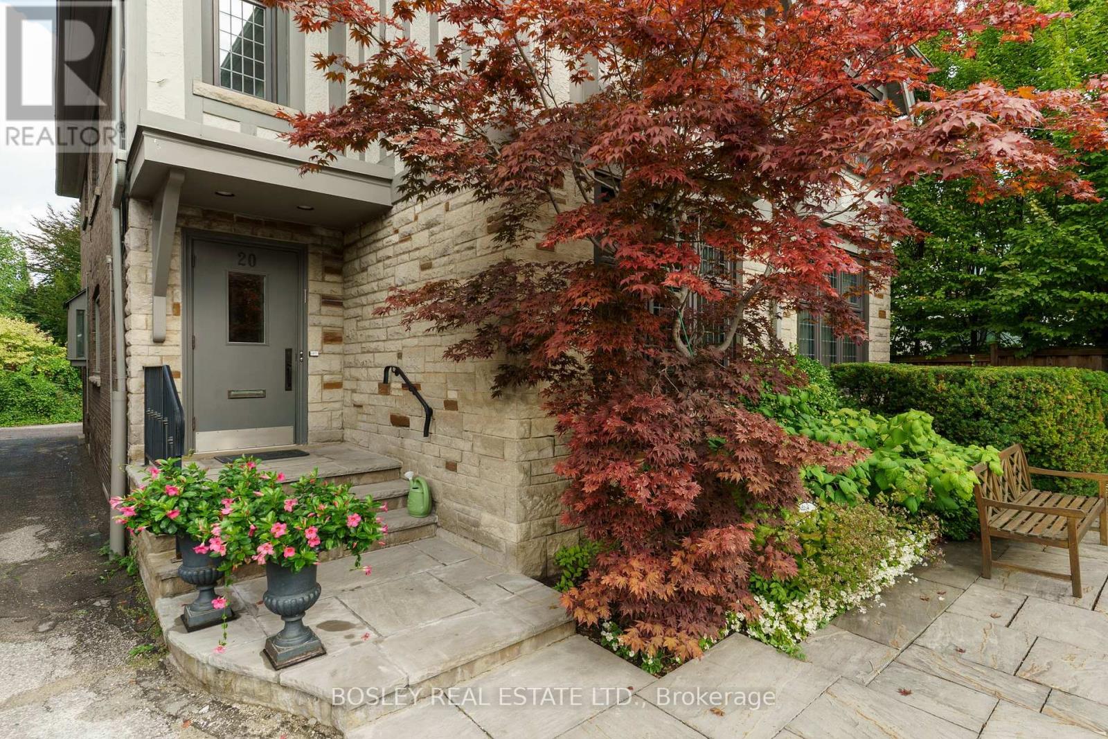 Upper - 20 Coulson Avenue, Toronto, Ontario  M4V 1Y5 - Photo 2 - C12795318