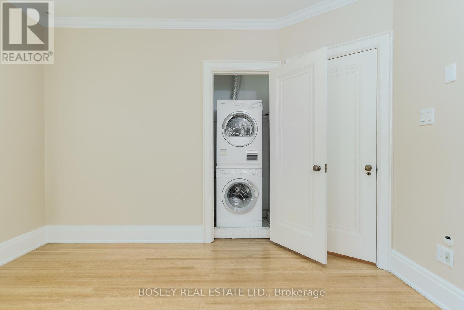 Upper - 20 Coulson Avenue, Toronto, Ontario  M4V 1Y5 - Photo 24 - C12795318