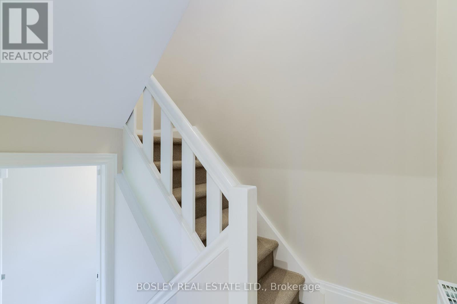 Upper - 20 Coulson Avenue, Toronto, Ontario  M4V 1Y5 - Photo 33 - C12795318