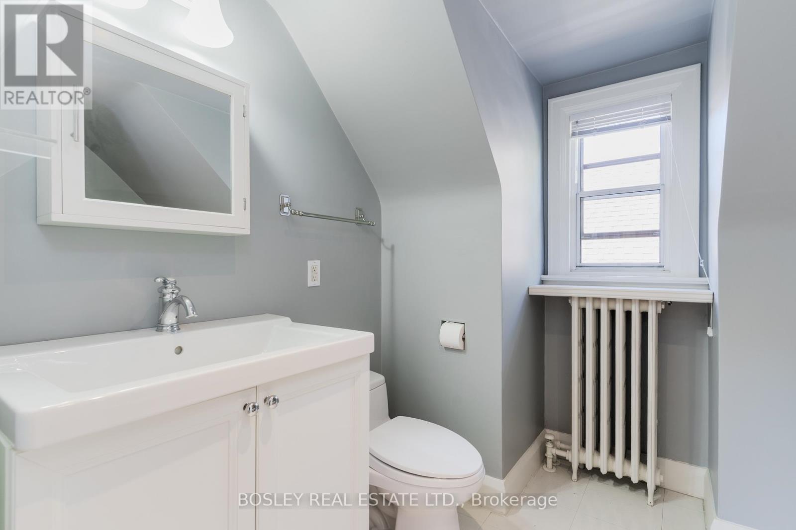 Upper - 20 Coulson Avenue, Toronto, Ontario  M4V 1Y5 - Photo 34 - C12795318