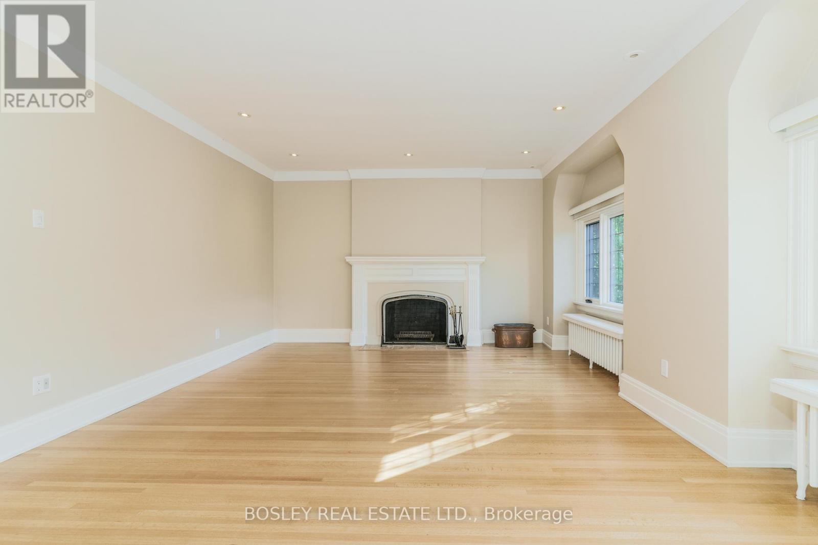 Upper - 20 Coulson Avenue, Toronto, Ontario  M4V 1Y5 - Photo 7 - C12795318