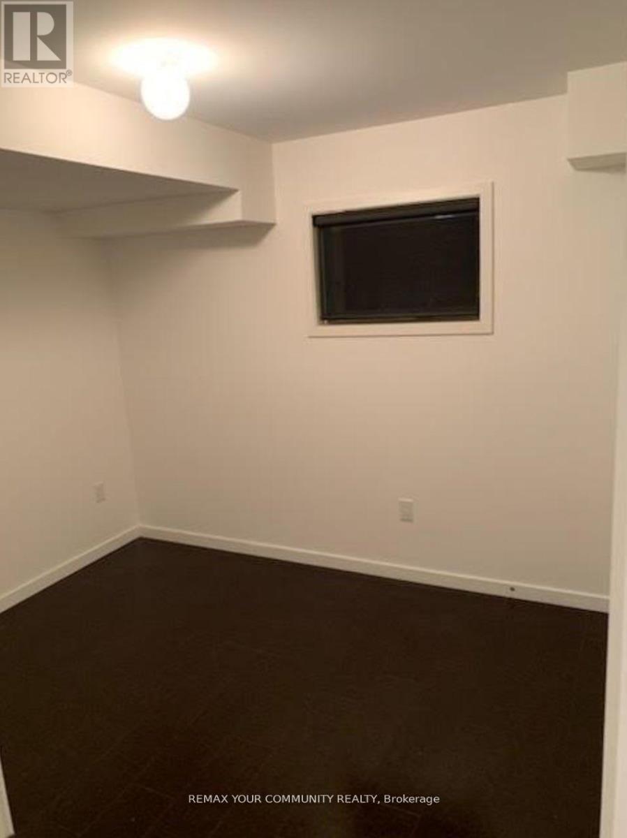 Bsmt - 257 Roxton Road, Toronto, Ontario  M6G 3P9 - Photo 6 - C12795350