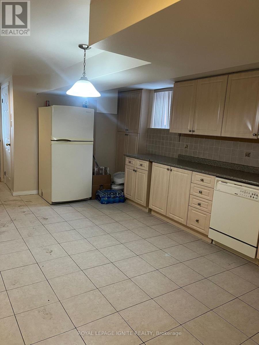 Bsmt - 6 Kingsdown Drive, Toronto (Ionview), Ontario  M1K 3B8 - Photo 2 - E12795270