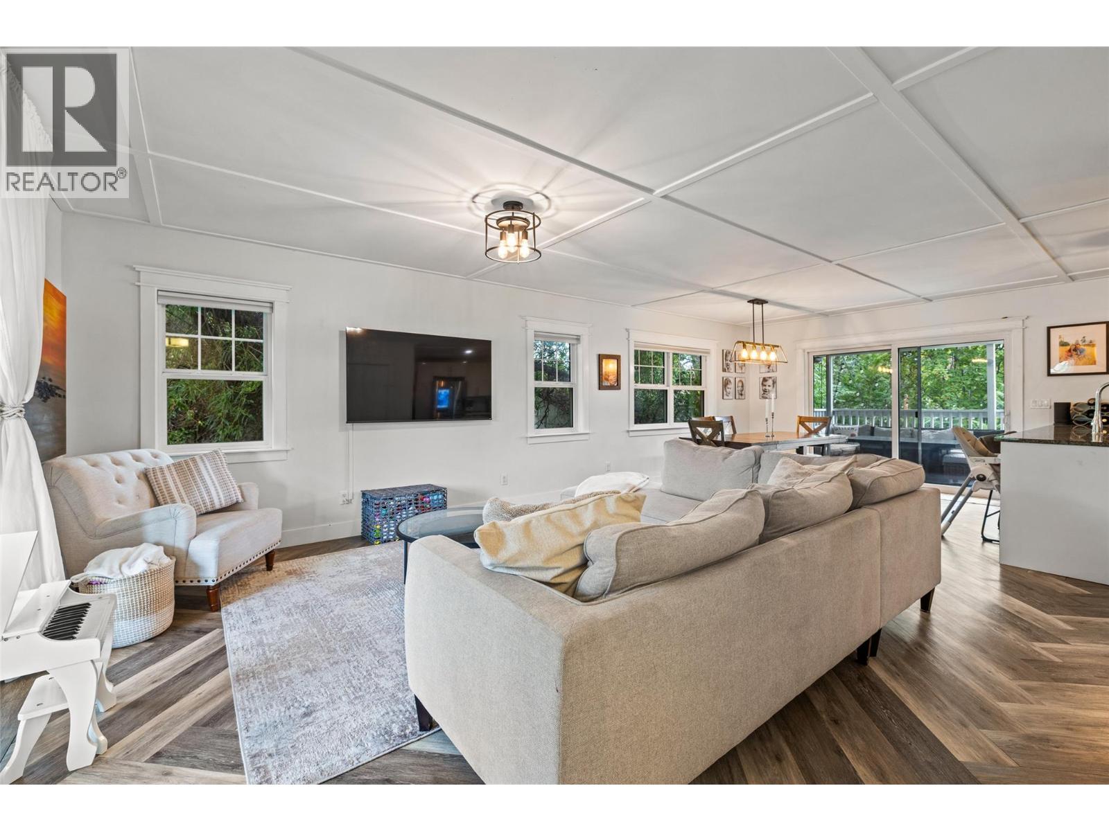 4382 Gordon Drive, Kelowna, British Columbia  V1W 1S8 - Photo 4 - 10376162