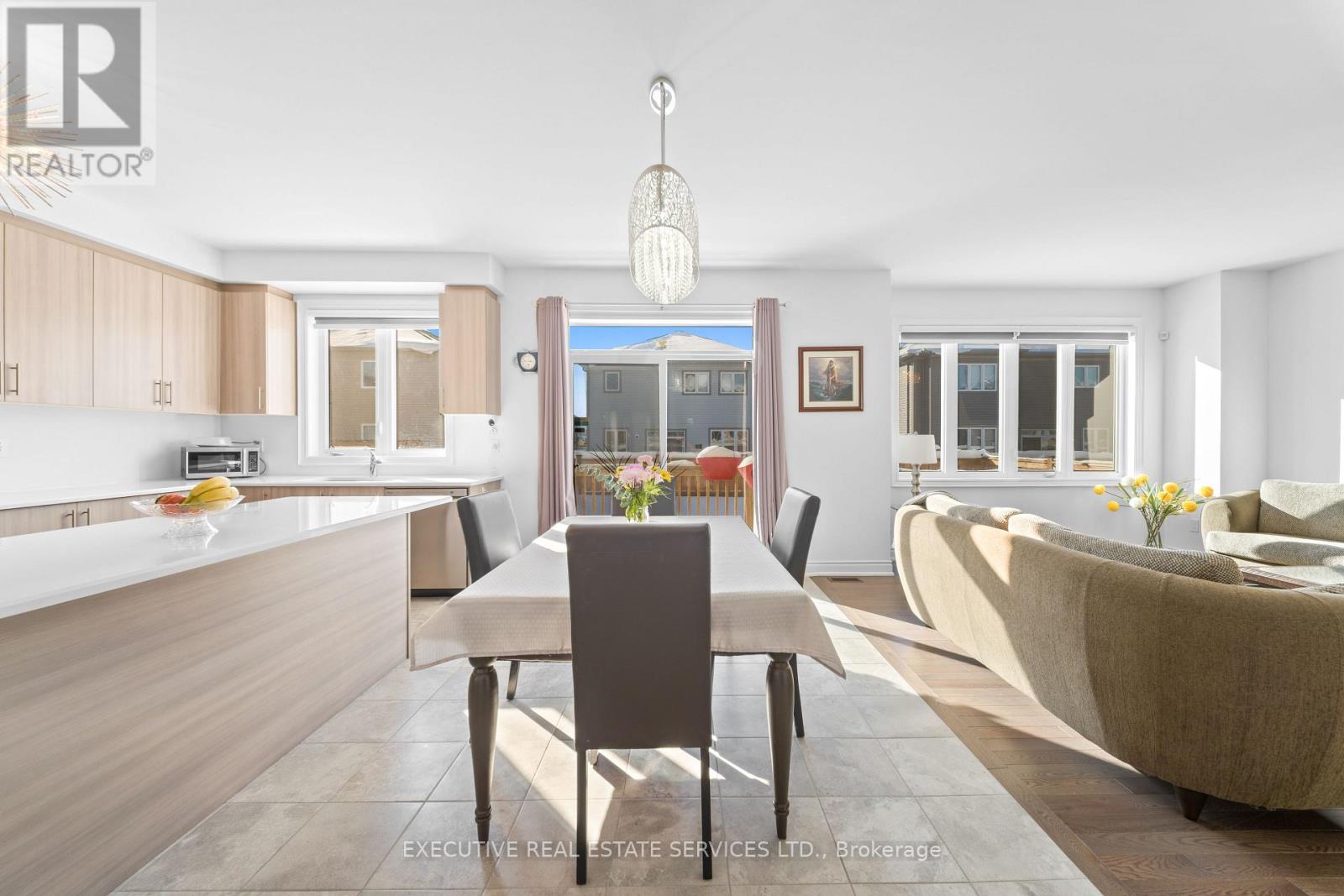 18 Emerald Street, Wasaga Beach, Ontario  L9Z 0K8 - Photo 12 - S12781868