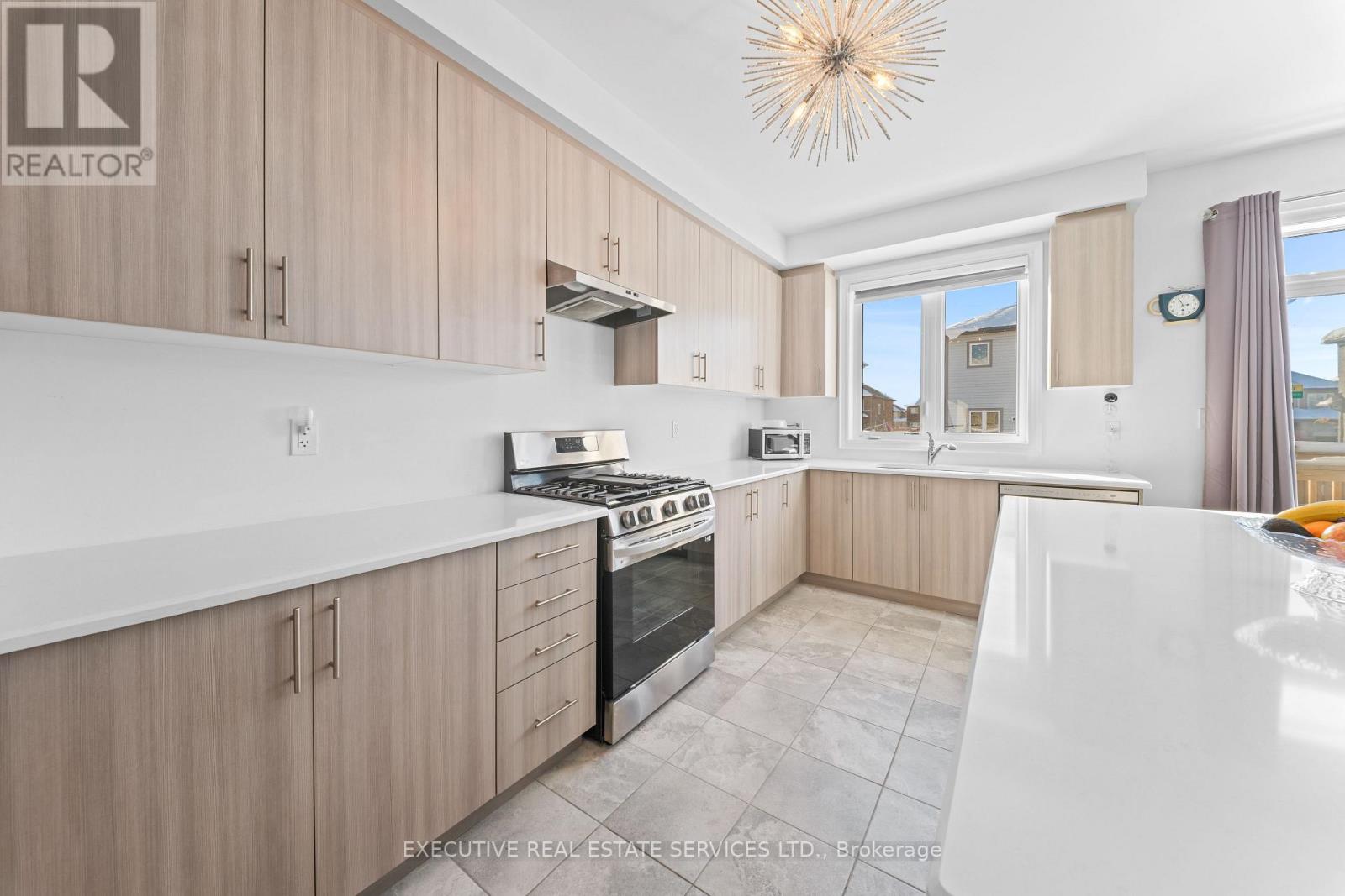 18 Emerald Street, Wasaga Beach, Ontario  L9Z 0K8 - Photo 15 - S12781868