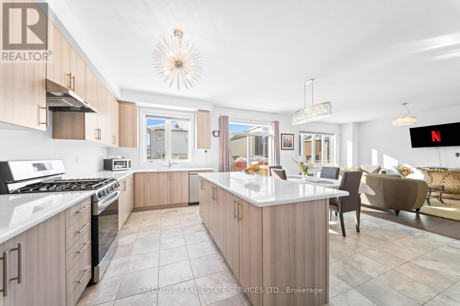 18 Emerald Street, Wasaga Beach, Ontario  L9Z 0K8 - Photo 17 - S12781868