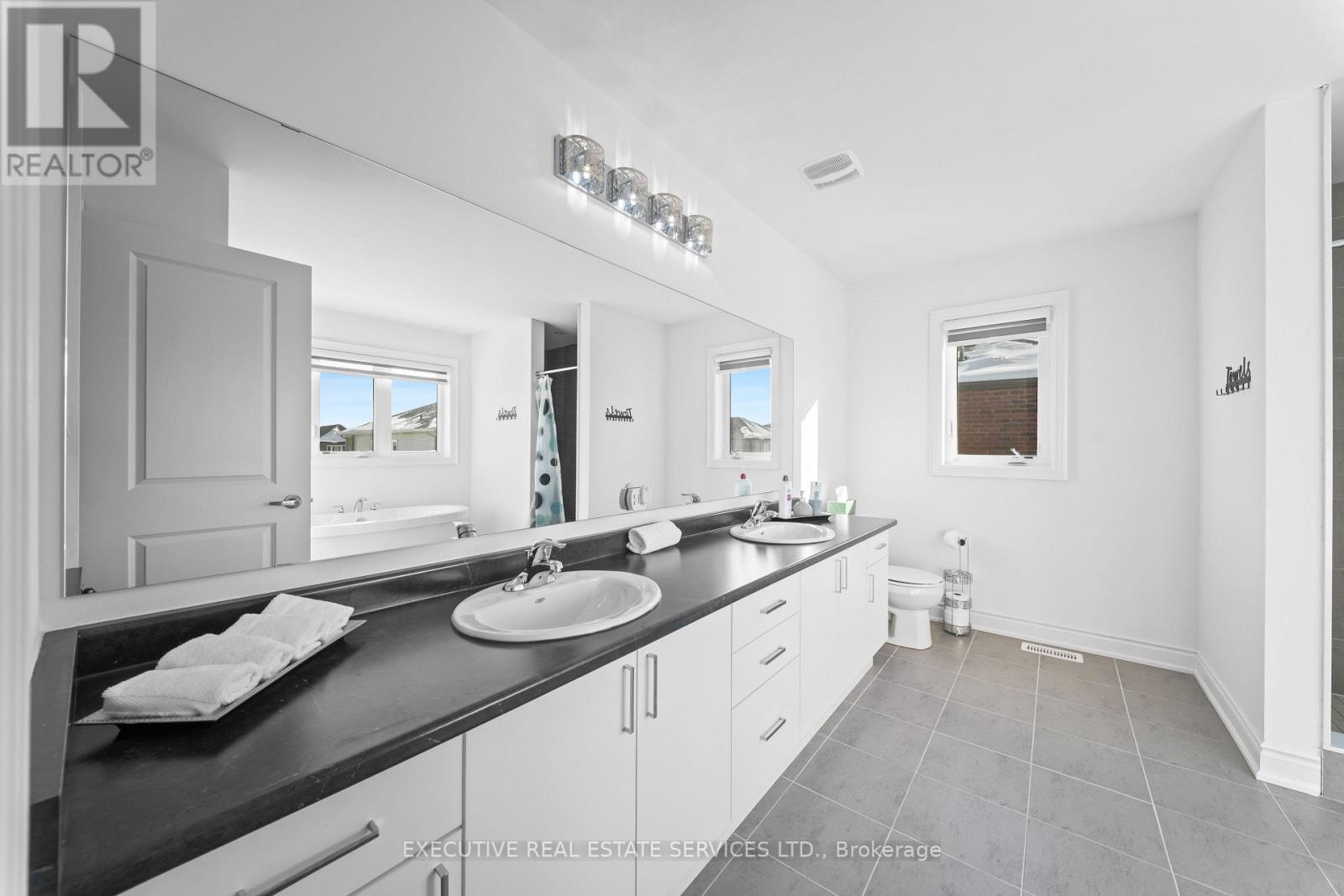 18 Emerald Street, Wasaga Beach, Ontario  L9Z 0K8 - Photo 33 - S12781868