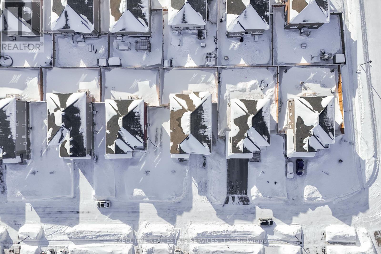 18 Emerald Street, Wasaga Beach, Ontario  L9Z 0K8 - Photo 4 - S12781868