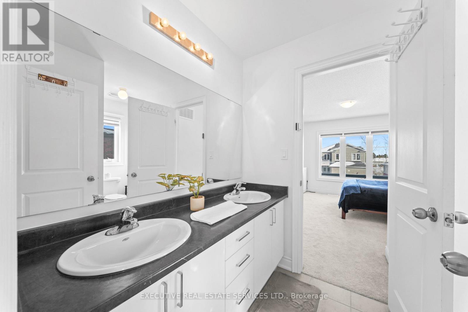 18 Emerald Street, Wasaga Beach, Ontario  L9Z 0K8 - Photo 41 - S12781868