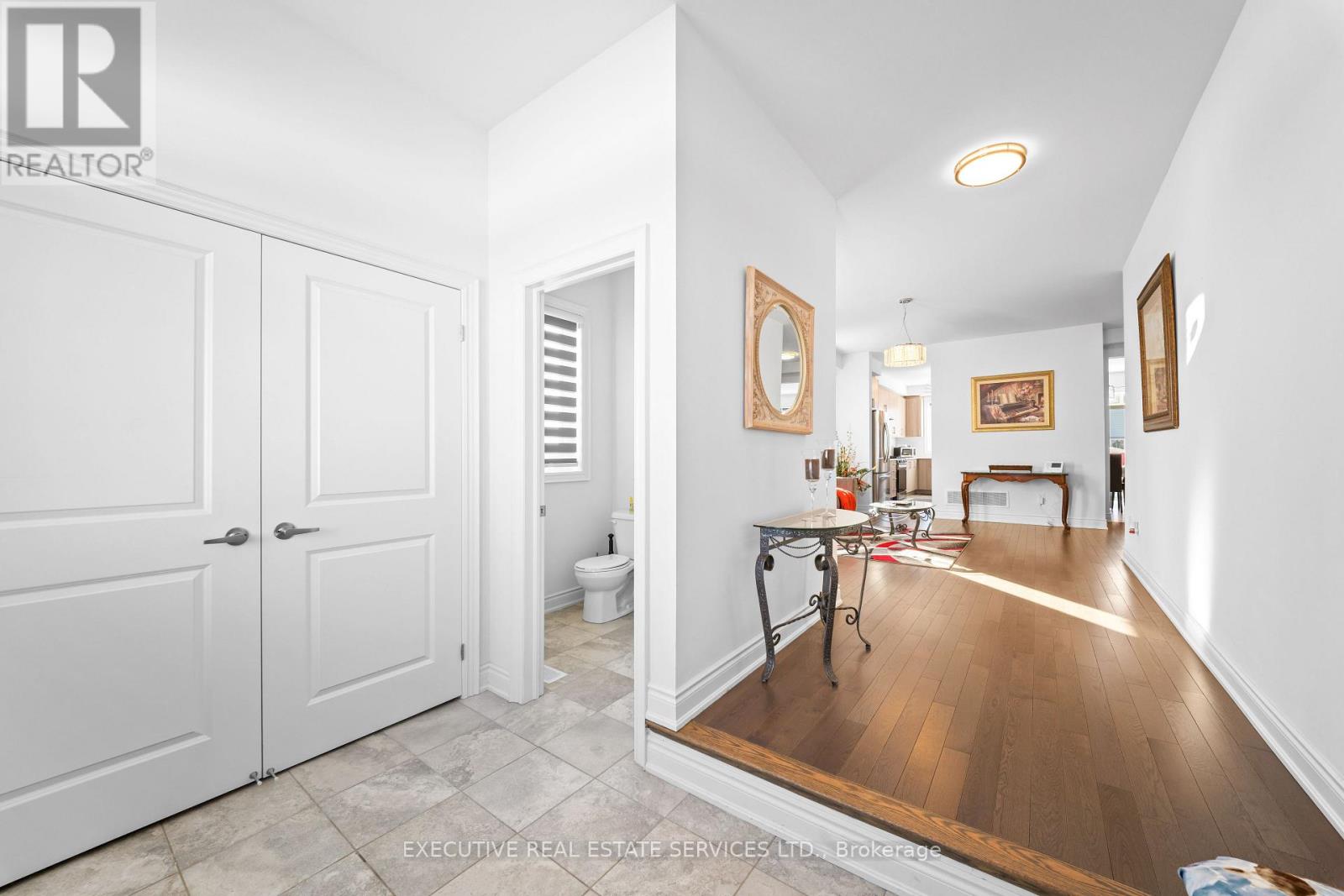 18 Emerald Street, Wasaga Beach, Ontario  L9Z 0K8 - Photo 7 - S12781868