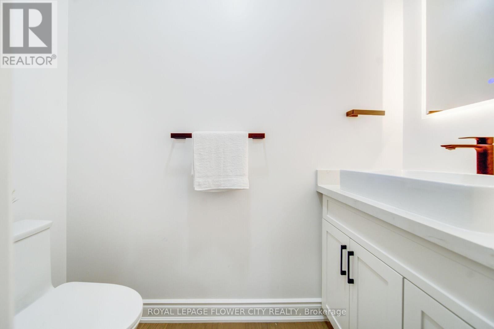 57 St Nicholas Crescent, Vaughan, Ontario  L4H 3E5 - Photo 16 - N12435674