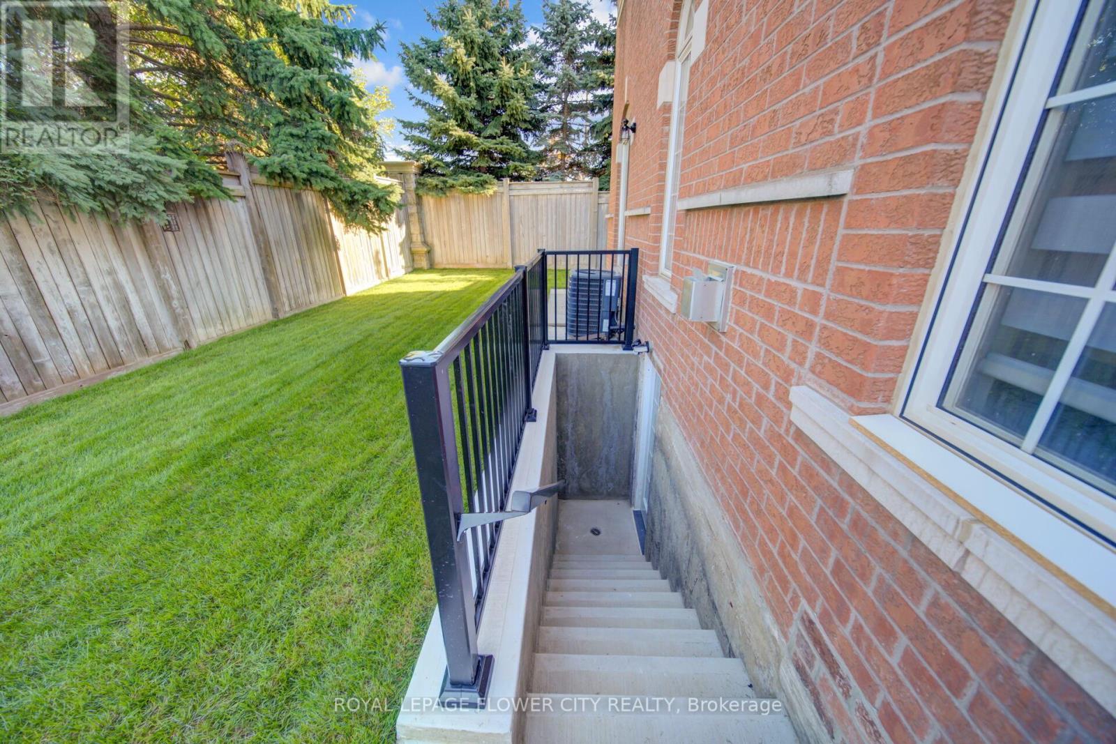 57 St Nicholas Crescent, Vaughan, Ontario  L4H 3E5 - Photo 41 - N12435674
