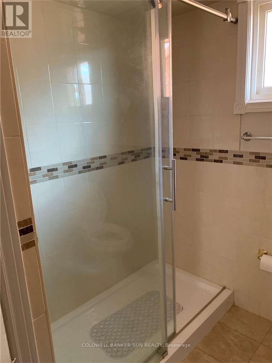 1622 Bristol Road W, Mississauga, Ontario  L5M 4B5 - Photo 14 - W12795232