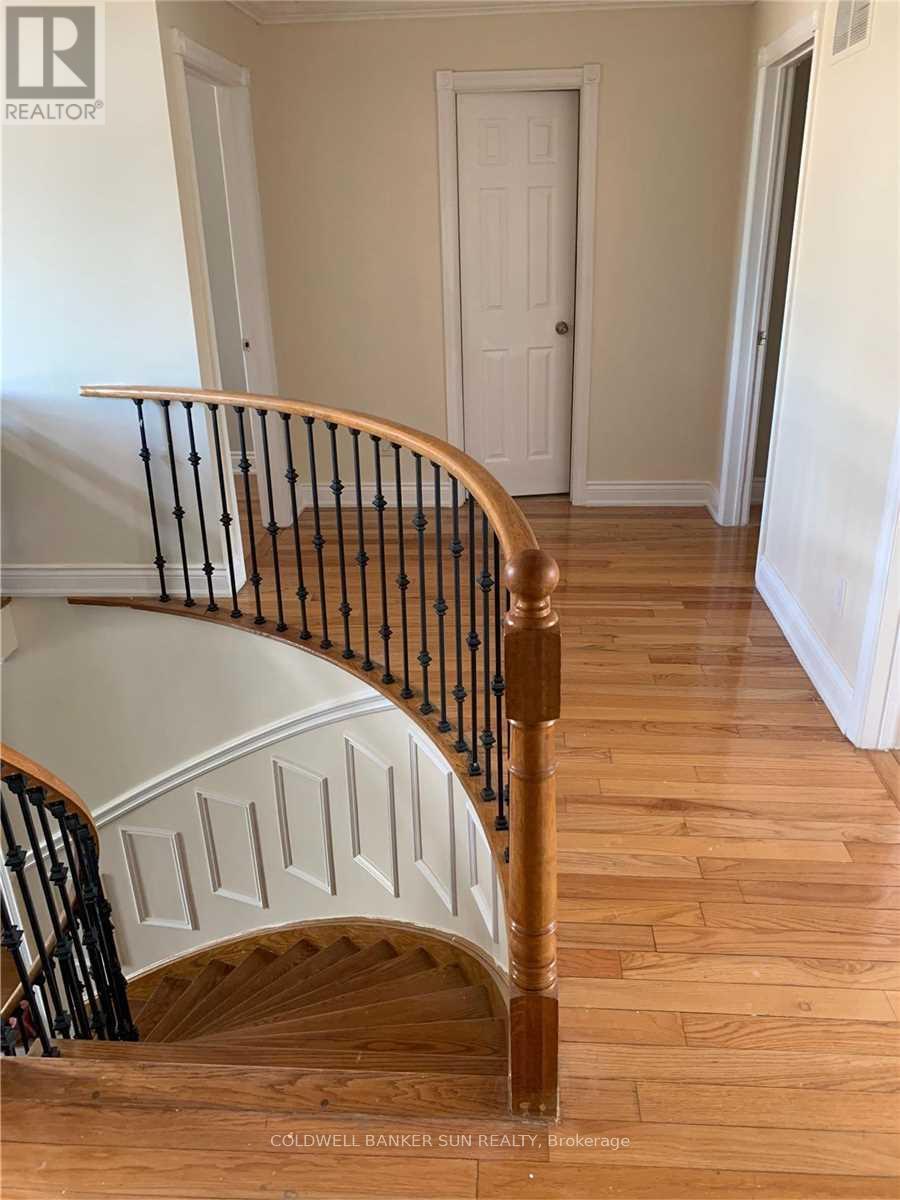 1622 Bristol Road W, Mississauga, Ontario  L5M 4B5 - Photo 7 - W12795232