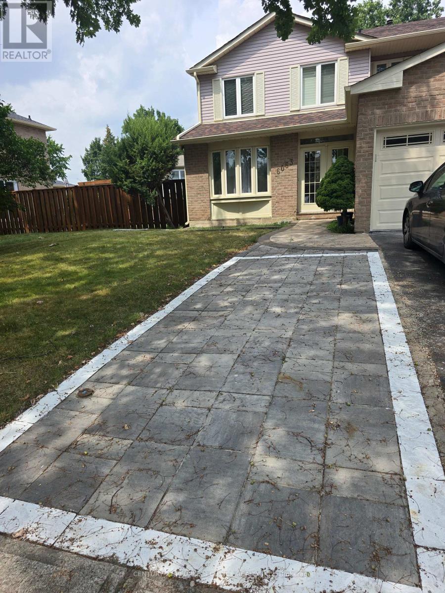 6063 Farmstead Lane, Mississauga, Ontario  L5N 2Y9 - Photo 1 - W12795252