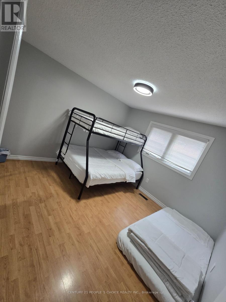 6063 Farmstead Lane, Mississauga, Ontario  L5N 2Y9 - Photo 13 - W12795252