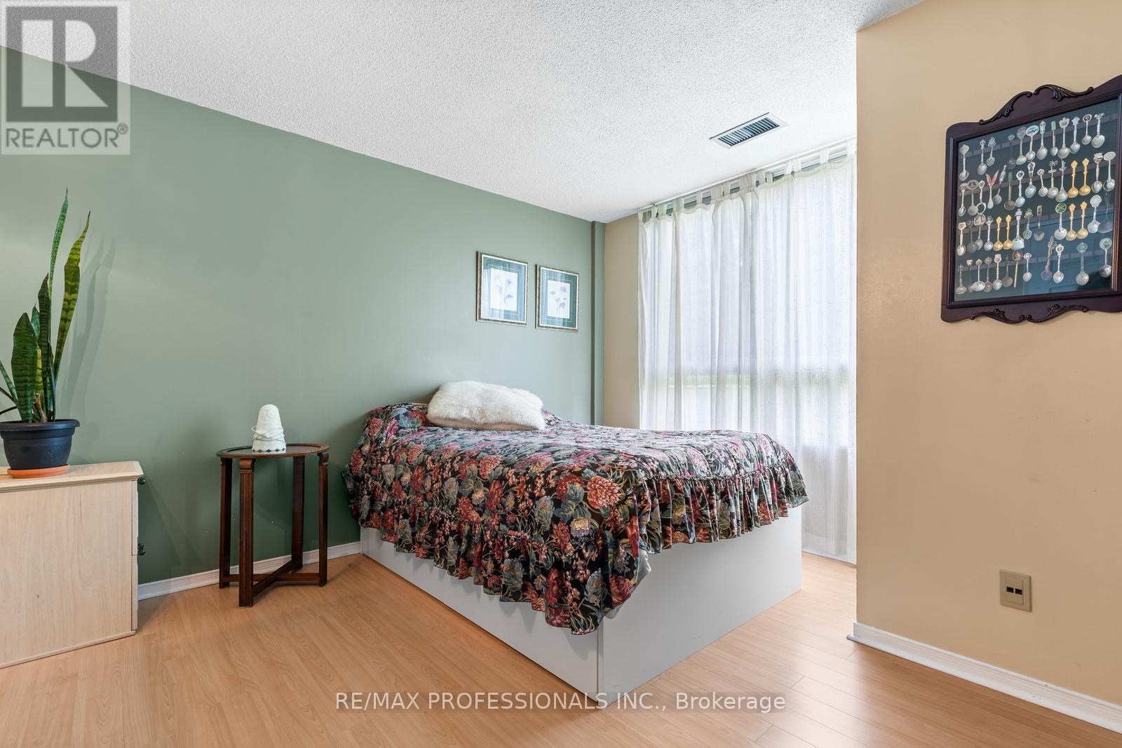 114 - 1485 Lakeshore Road E, Mississauga, Ontario  L5E 3G2 - Photo 9 - W12795256