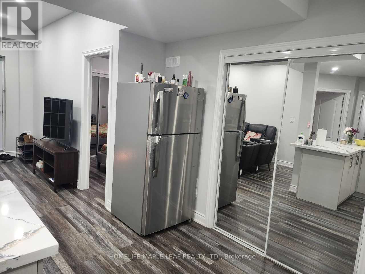 77 Brushwood Drive, Brampton (Bram West), Ontario  L6Y 6H3 - Photo 5 - W12795258