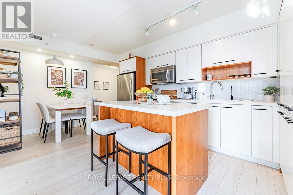 2504 - 5 Valhalla Inn Road, Toronto, Ontario  M9B 1S9 - Photo 10 - W12795280