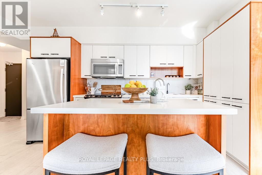 2504 - 5 Valhalla Inn Road, Toronto, Ontario  M9B 1S9 - Photo 11 - W12795280