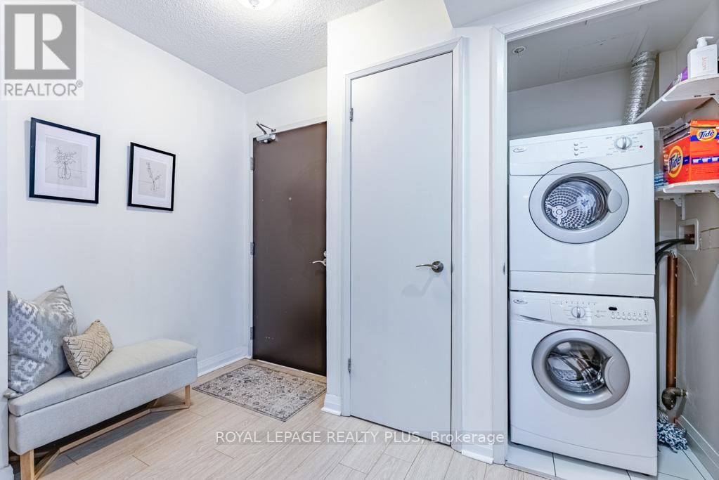 2504 - 5 Valhalla Inn Road, Toronto, Ontario  M9B 1S9 - Photo 6 - W12795280