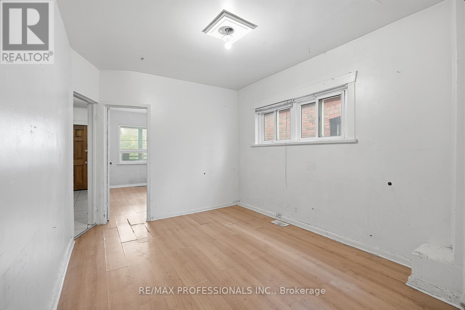 127 Kane Avenue, Toronto, Ontario  M6M 3N1 - Photo 5 - W12795286