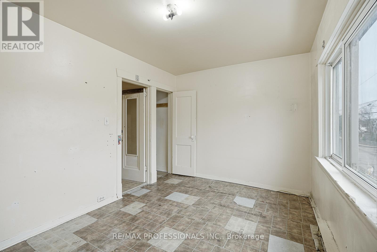 127 Kane Avenue, Toronto, Ontario  M6M 3N1 - Photo 7 - W12795286