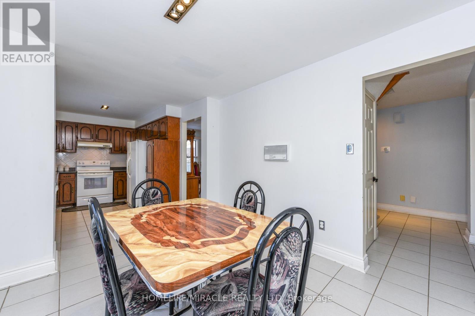 2291 Marzipan Court, Mississauga, Ontario  L5M 2N9 - Photo 13 - W12795300