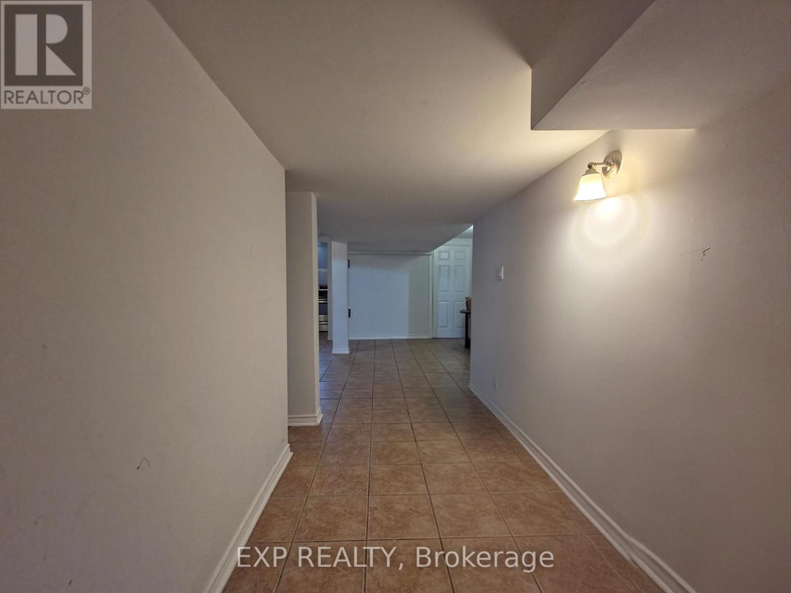 Lower - 5815 Riverdale Crescent, Mississauga, Ontario  L5M 4R8 - Photo 3 - W12795316