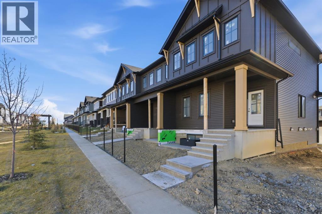 160 Lawson Lane Se, Airdrie, Alberta  T4A 3P3 - Photo 3 - A2266416