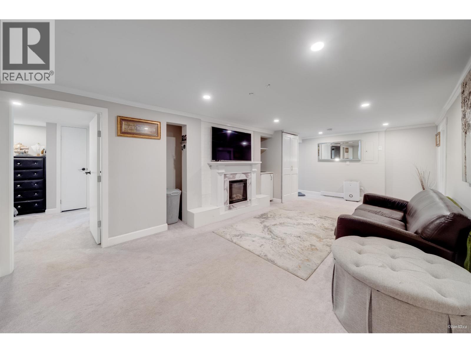 3870 Emerald Drive, North Vancouver, British Columbia  V7R 3B8 - Photo 23 - R3079388