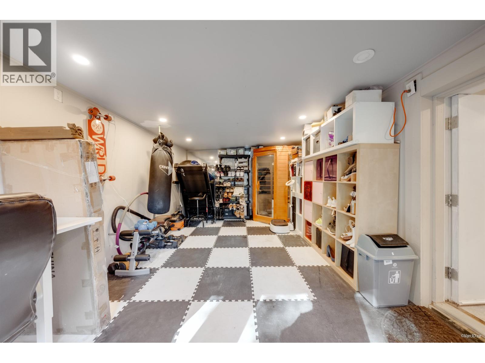 3870 Emerald Drive, North Vancouver, British Columbia  V7R 3B8 - Photo 38 - R3079388