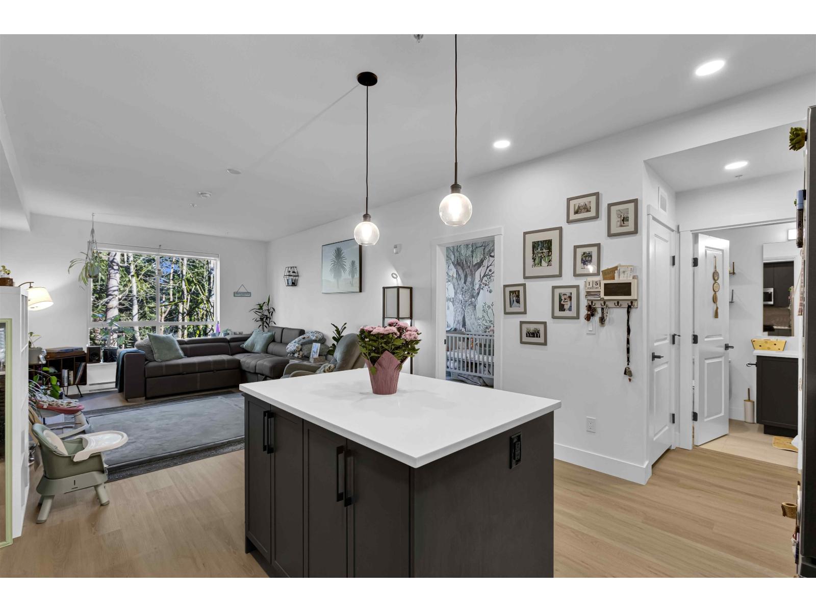 304 3480 146a Street, Surrey, British Columbia  V4P 0H6 - Photo 6 - R3090211