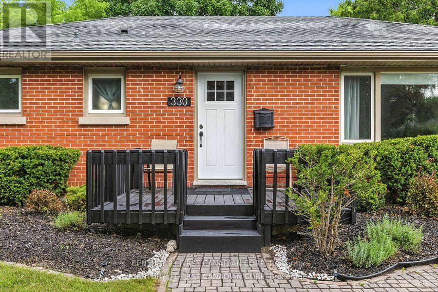Main - 330 Glenrose Drive, London South, Ontario  N6K 2A8 - Photo 4 - X12760604