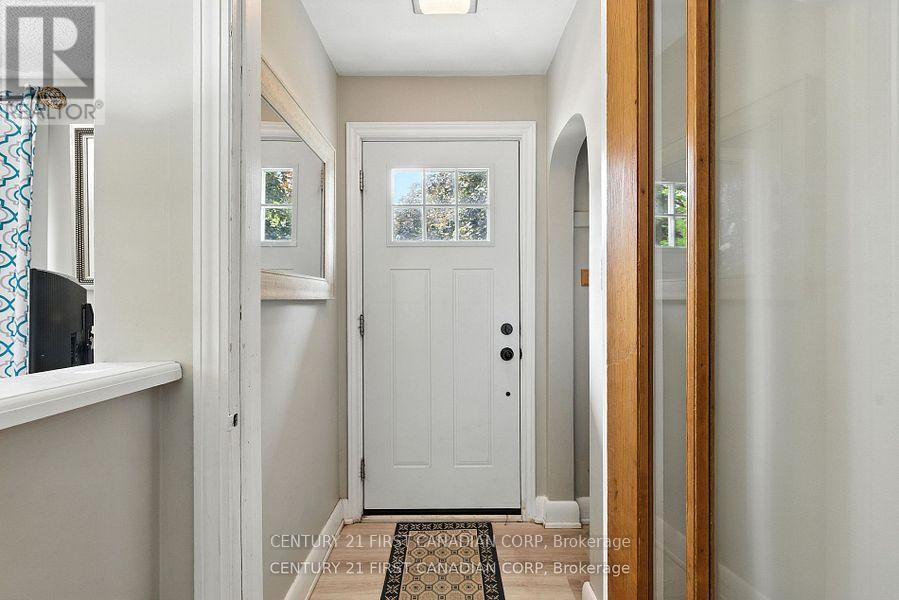 Main - 330 Glenrose Drive, London South, Ontario  N6K 2A8 - Photo 5 - X12760604