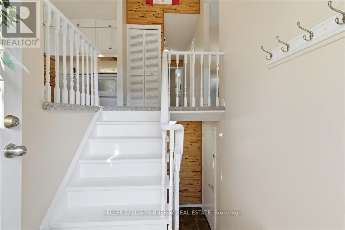 856 Roundelay Drive, Oshawa, Ontario L1J 7T9 - Photo 2 - E12795546