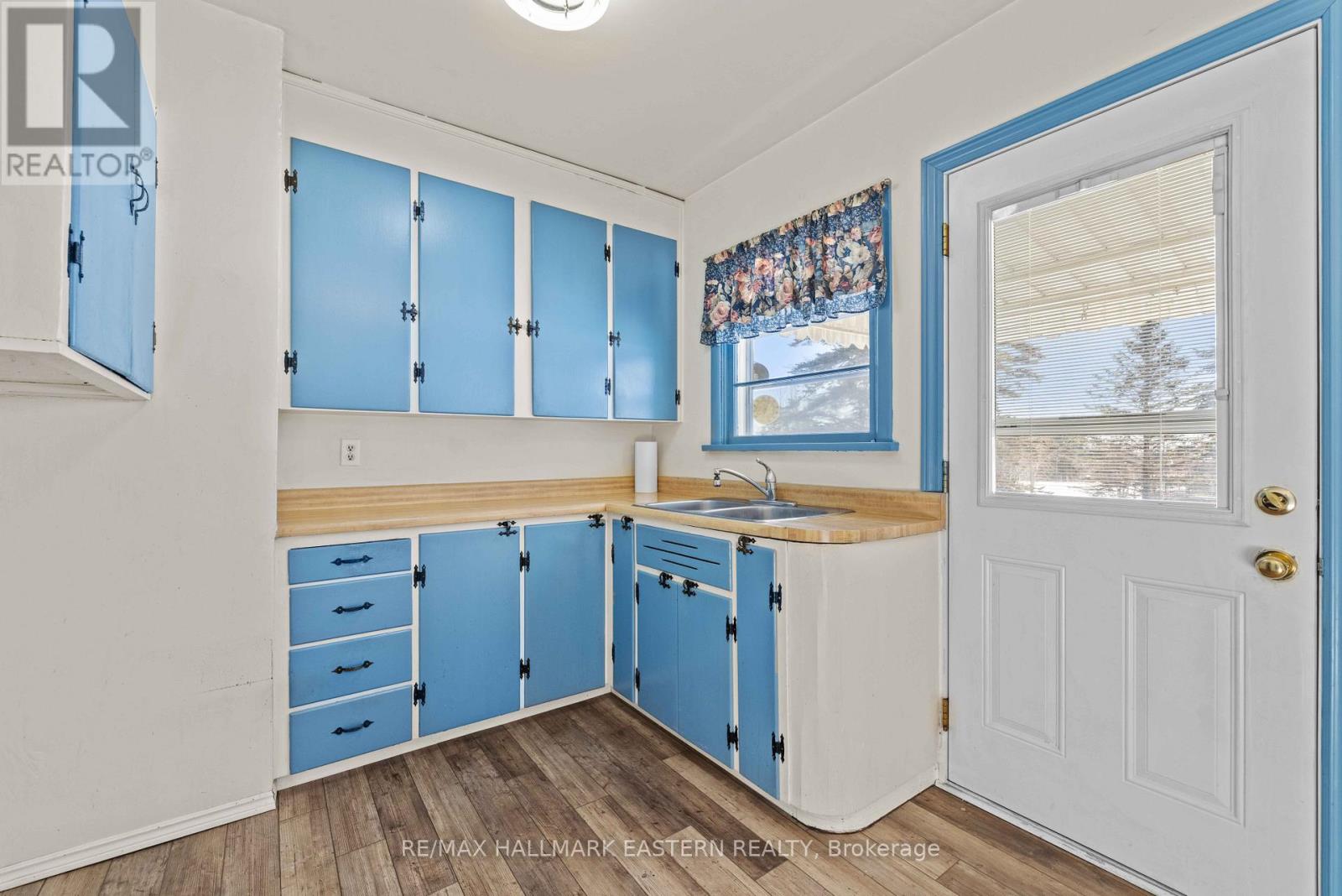 2145 Preston Road, Cavan Monaghan (Cavan-Monaghan), Ontario  K9J 0G5 - Photo 6 - X12795390