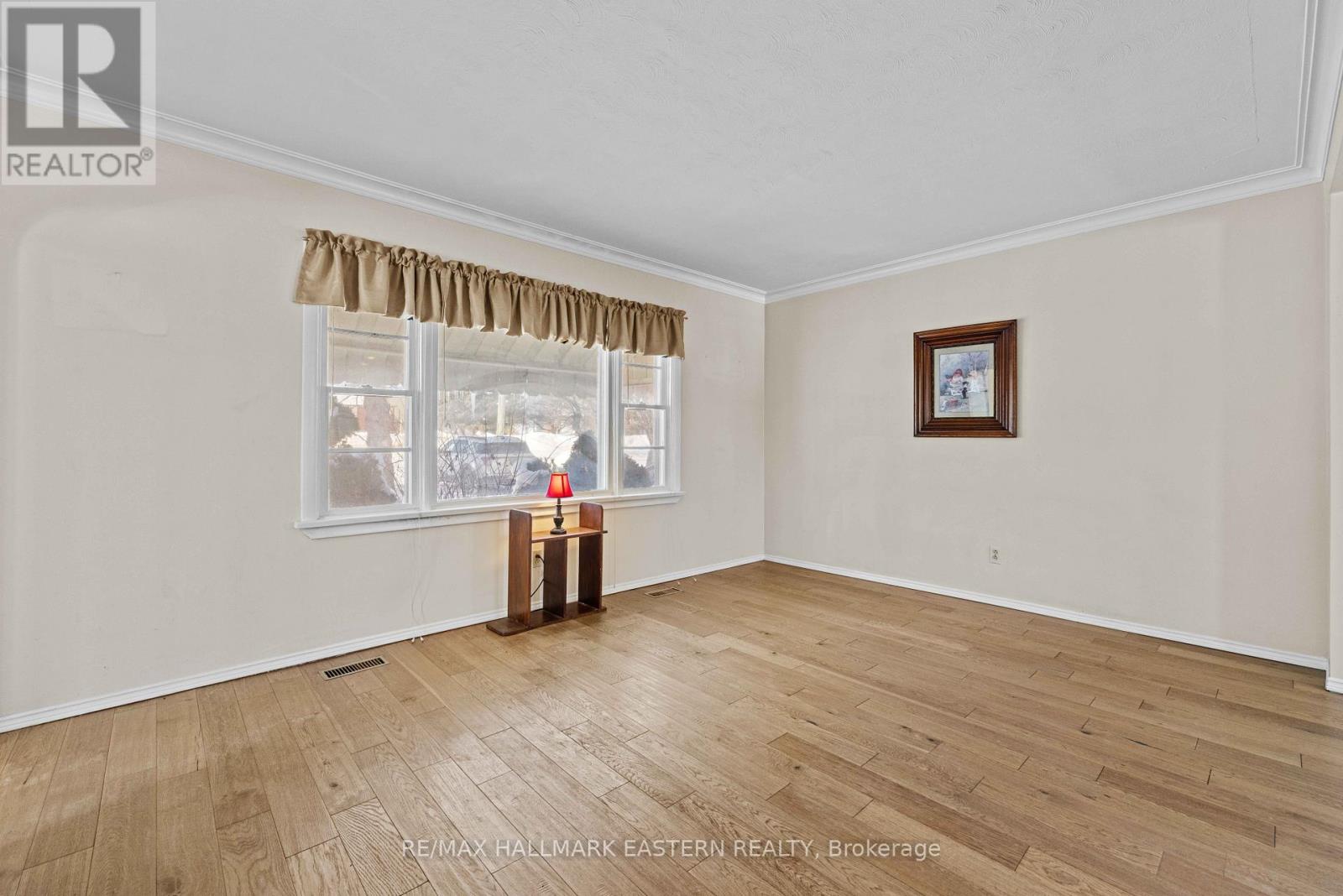 2145 Preston Road, Cavan Monaghan (Cavan-Monaghan), Ontario  K9J 0G5 - Photo 9 - X12795390