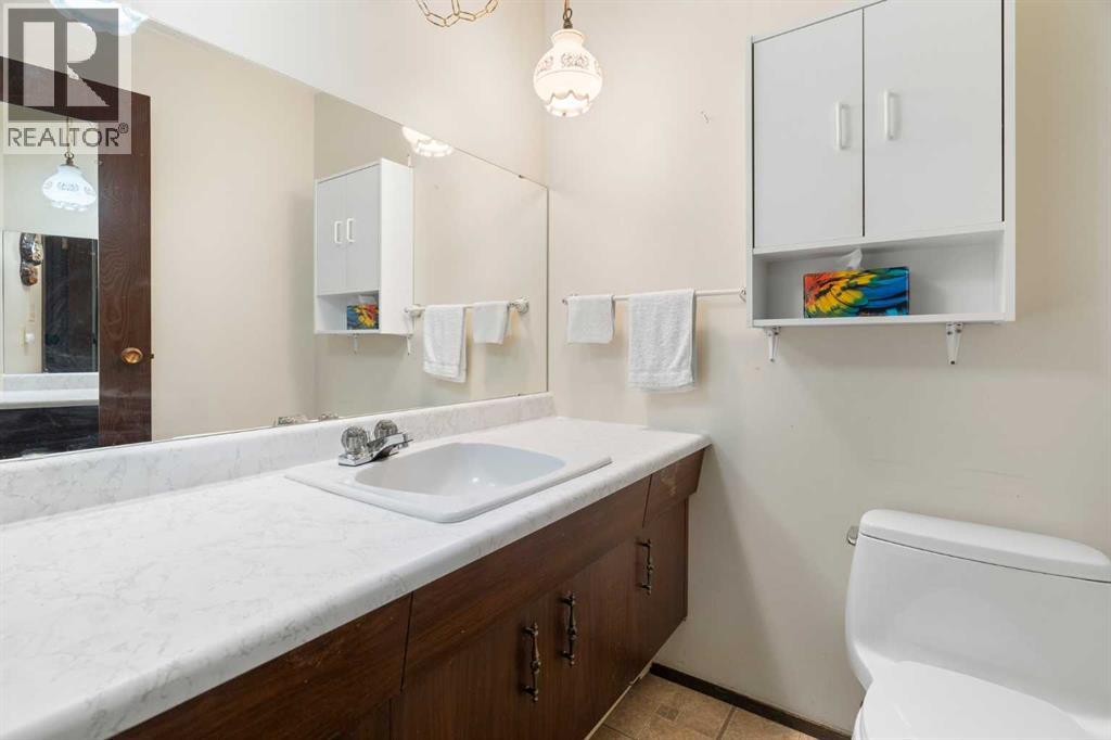 4214 50 Avenue, Olds, Alberta  T4H 1A5 - Photo 22 - A2287035