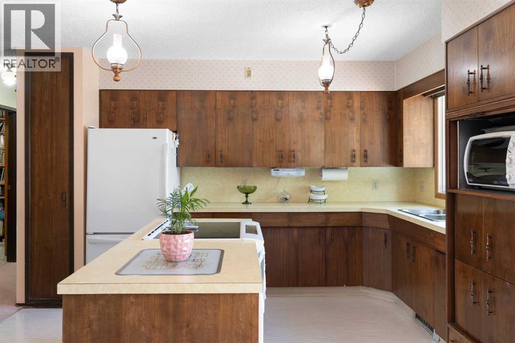 4214 50 Avenue, Olds, Alberta  T4H 1A5 - Photo 4 - A2287035